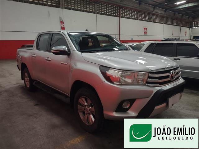 TOYOTA HILUX 2.8 SRV 4X4 CD 16V DIESEL AUT