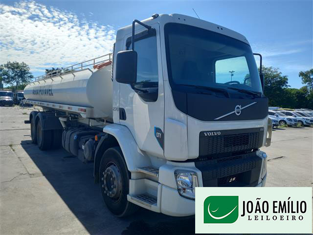 VOLVO VM 270 6X2 R