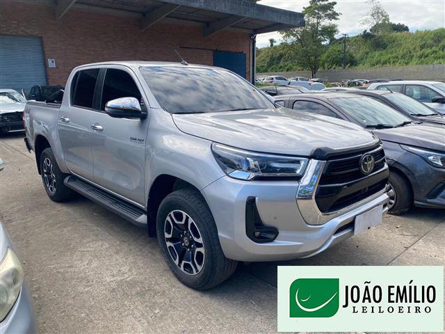 TOYOTA HILUX 2.8 D-4D TURBO DIESEL CD SRX 4X4 AUT