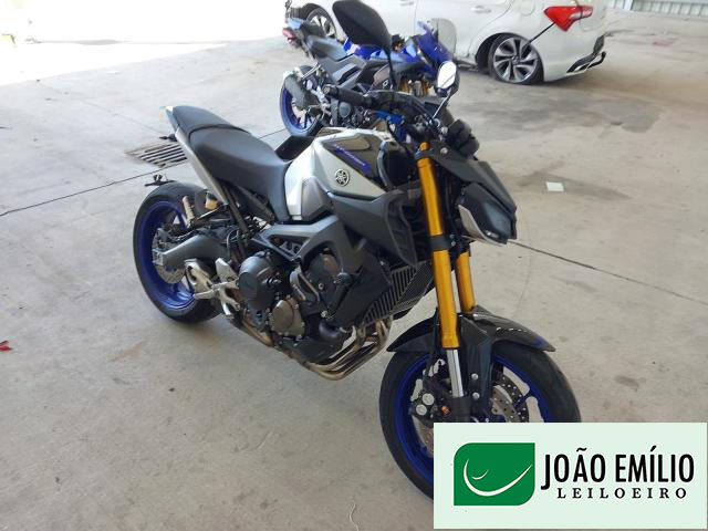 YAMAHA MT-09 