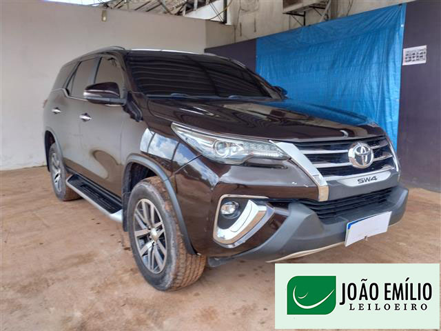 TOYOTA HILUX SW4 2.8 SRX 4X4 16V TURBO INTERCOOLER DIESEL AUT