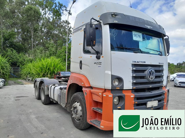 VOLKSWAGEN TRACTOR 26.420 6X4